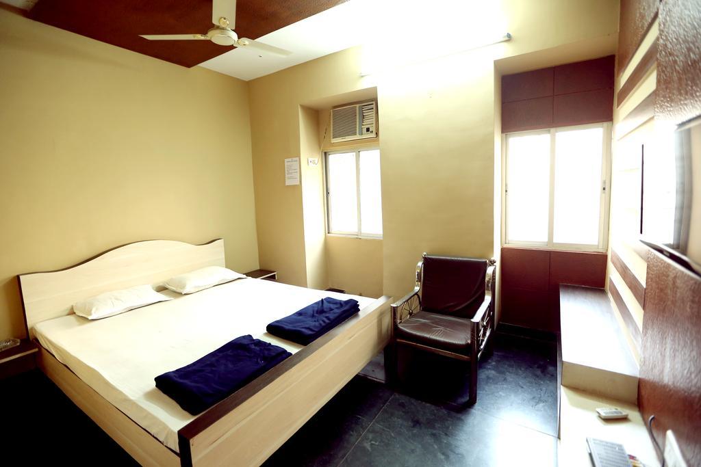 Central Guest House Колката Екстер'єр фото