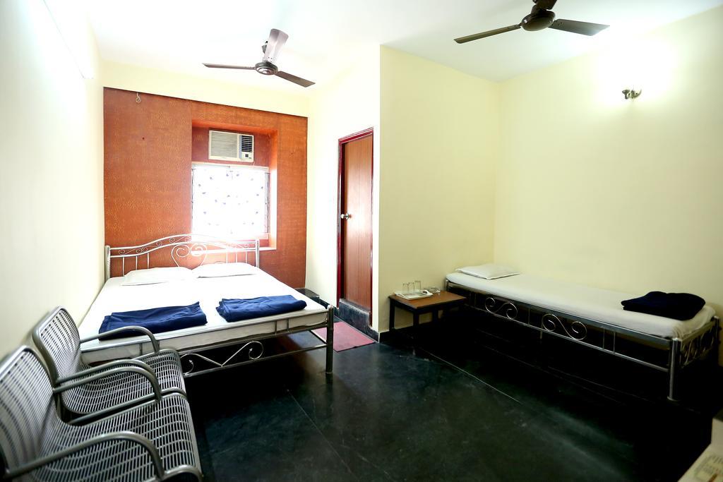Central Guest House Колката Екстер'єр фото