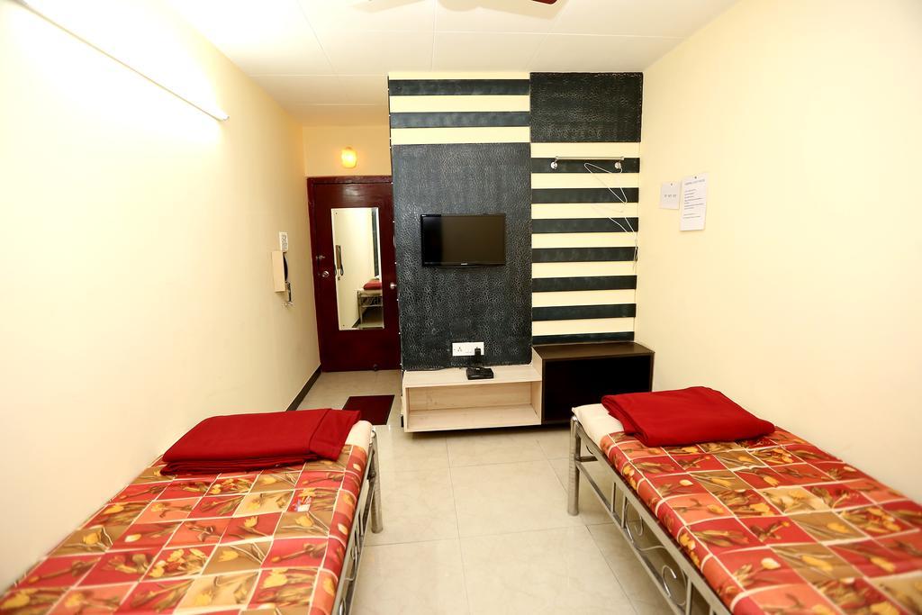 Central Guest House Колката Екстер'єр фото